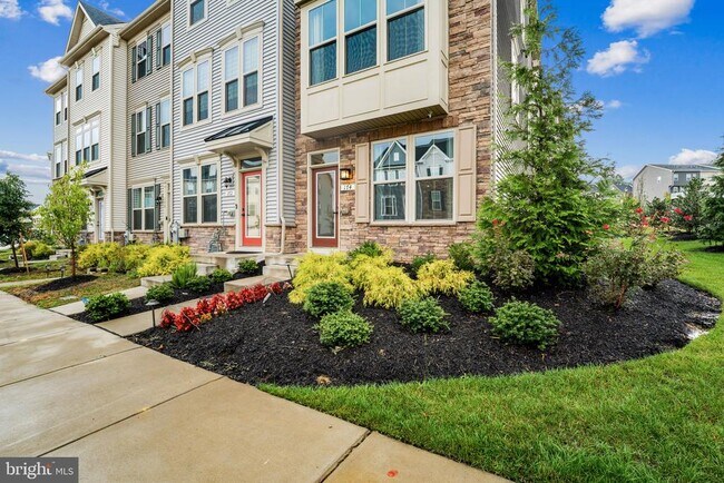 property at 174 Bethlehem Pl