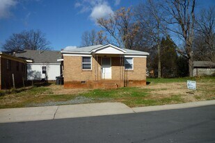 2414 Wilson Ave in Charlotte, NC - Building Photo