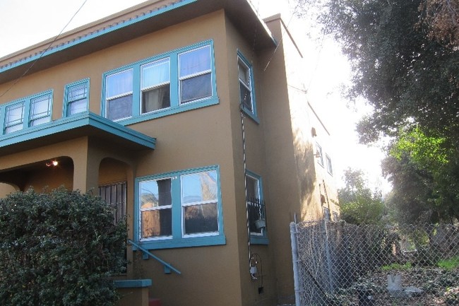 555 30th St in Oakland, CA - Building Photo - Building Photo