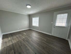112 Holland Ave in Jackson, TN - Building Photo - Building Photo