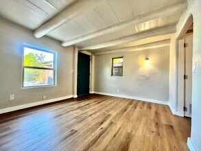 422 Towner Ave NW in Albuquerque, NM - Foto de edificio - Building Photo