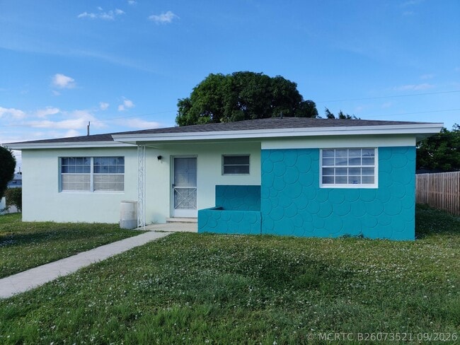 property at 1496 W 32nd St