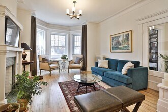 865 Av. Davaar in Outremont, QC - Building Photo - Building Photo