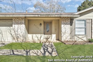 6711 Spring Hollow St in San Antonio, TX - Building Photo - Building Photo