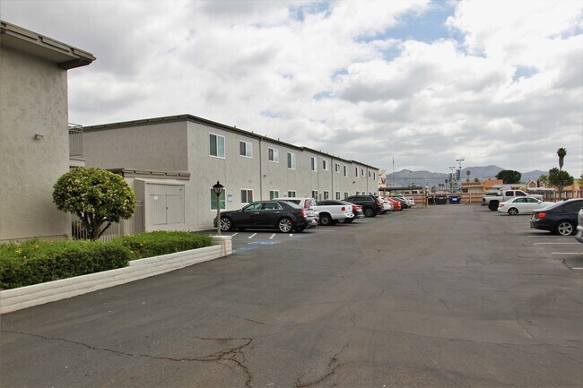 Anniversary Apartments photo'