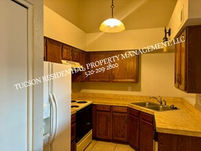 2194 N Pantano Rd in Tucson, AZ - Building Photo - Building Photo
