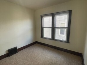 306 Dawes St in Oshkosh, WI - Building Photo - Building Photo