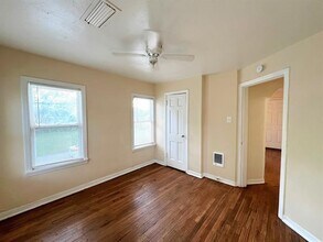 2801 Primrose Ave in Fort Worth, TX - Foto de edificio - Building Photo