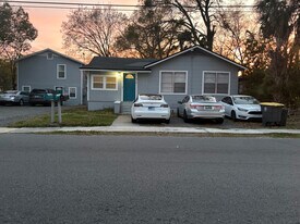 814 Baker Ave in Jacksonville, FL - Building Photo
