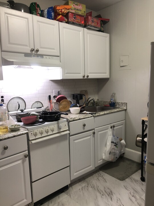 879 Beacon St, Unit 53 in Boston, MA - Building Photo