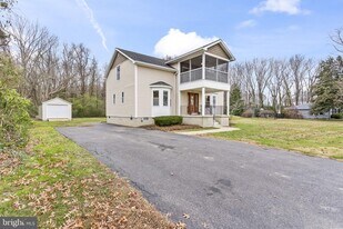 25001 Half Pone Point Rd in Hollywood, MD - Building Photo