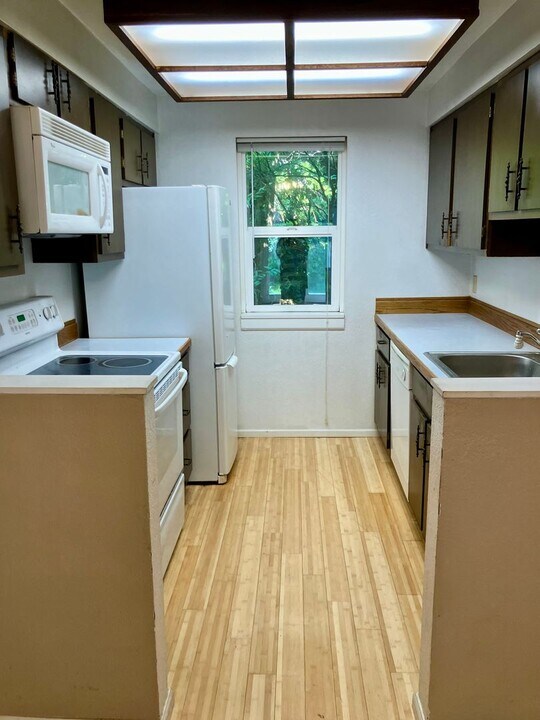 14722 30th Ave NE in Shoreline, WA - Building Photo