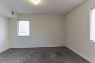 Parkway Terrace in Suitland, MD - Foto de edificio - Interior Photo