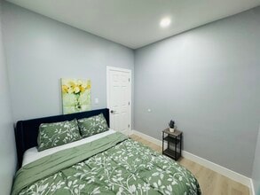 29 W 26th St, Unit First floor in Bayonne, NJ - Building Photo - Building Photo