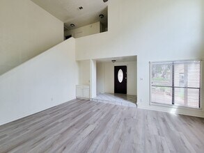 2118 Creekshire Dr in Sugar Land, TX - Building Photo - Building Photo