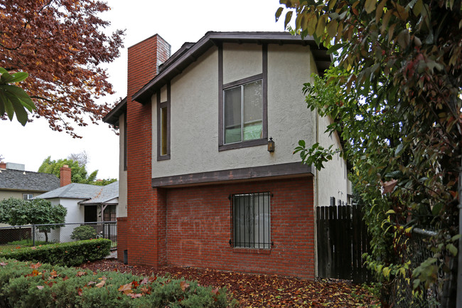 1325 U St in Sacramento, CA - Foto de edificio - Building Photo