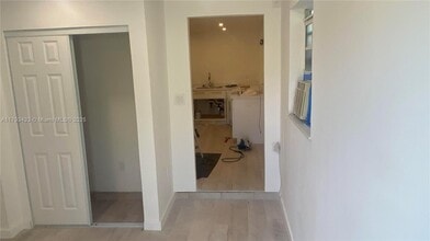1947 Garfield St in Hollywood, FL - Building Photo - Building Photo