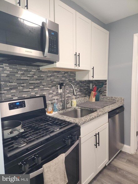 3807 St Barnabas Rd, Unit T-4 in Hillcrest Heights, MD - Foto de edificio