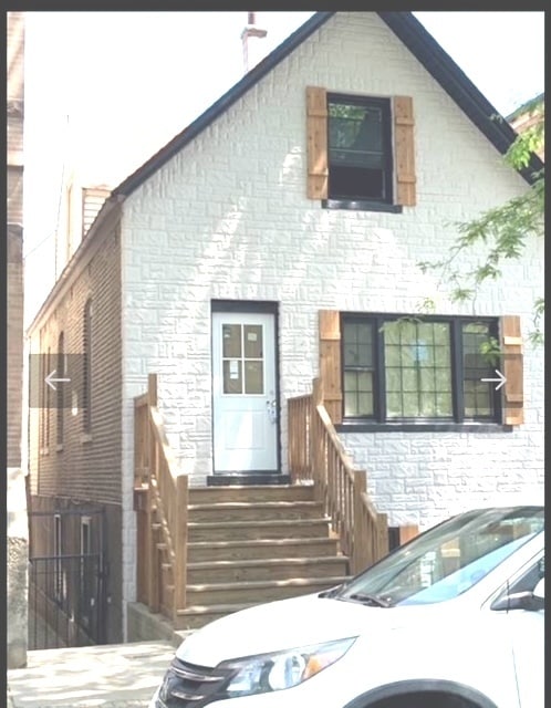 property at 1943 N Winchester Ave