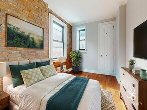 East 25th Street in New York, NY - Foto de edificio - Building Photo