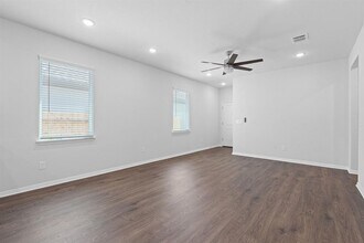6349 Marsh Ln in Buda, TX - Building Photo - Building Photo