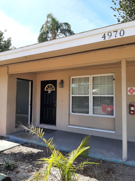 4970 Vincennes St in Cape Coral, FL - Building Photo