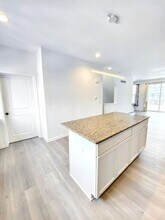 3969 Trailway Commons Cir in Auburn Hills, MI - Foto de edificio - Building Photo