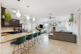 3018 Village Creek Dr in Katy, TX - Building Photo - Building Photo