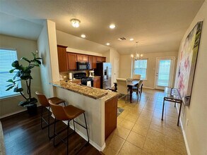 Room in House on Nottingham Loop in Kyle, TX - Building Photo - Building Photo