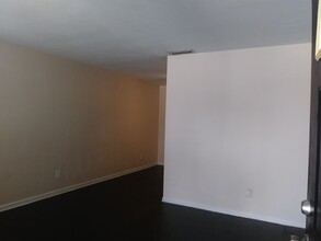 4970 Vincennes St, Unit 4970 Vincennes Street 2B in Cape Coral, FL - Foto de edificio - Building Photo