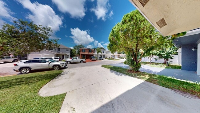 62 Plumage Ln in West Palm Beach, FL - Building Photo - Building Photo