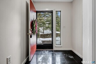 17 Maple Ln in Avon, CT - Building Photo - Building Photo