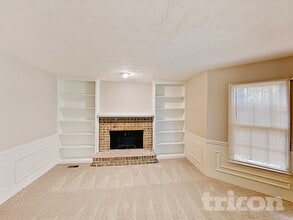 1720 Ridgefield Dr in Roswell, GA - Building Photo - Building Photo