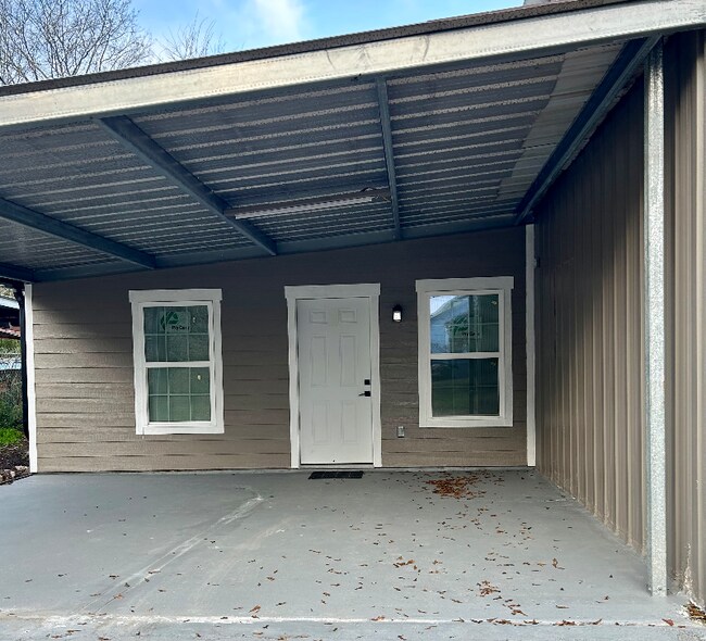 134 Co Rd 743 in Buna, TX - Building Photo - Building Photo