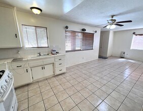 33671 Beverly Dr in Hemet, CA - Building Photo - Building Photo