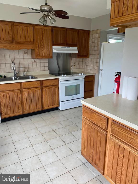 136 Reeger Ave in Hamilton Township, NJ - Building Photo - Building Photo