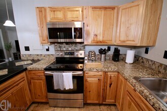 5540 Four Winds Dr in Anchorage, AK - Building Photo - Building Photo