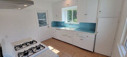 117 1/2 W Greenwood Ave in La Habra, CA - Building Photo - Building Photo