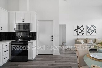 6634-6644 Rockglen Ave in San Diego, CA - Building Photo - Building Photo