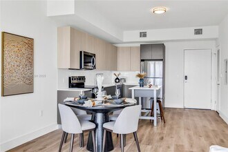 3801 N Dixie Hwy in Oakland Park, FL - Building Photo - Building Photo