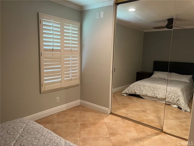 142 Orange Blossom, Unit #112 in Irvine, CA - Foto de edificio - Building Photo