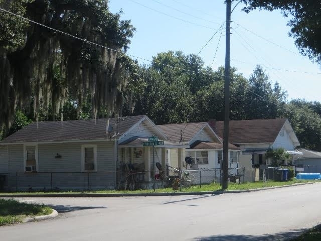 315-321 Emma St in Lakeland, FL - Foto de edificio