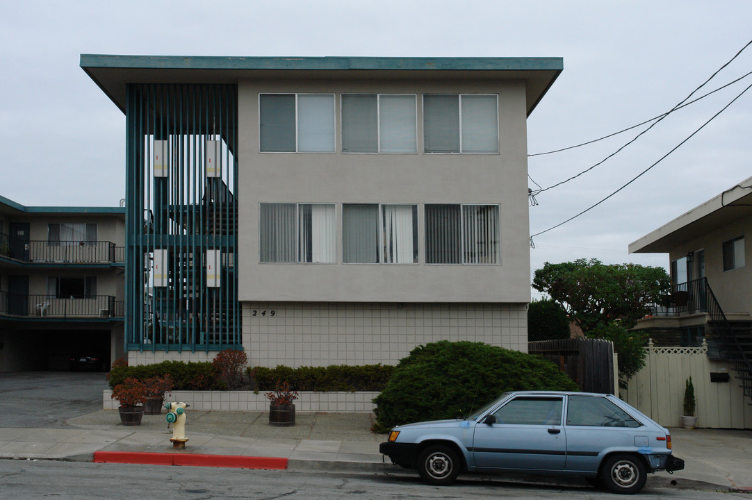 249 San Luis Ave in San Bruno, CA - Building Photo