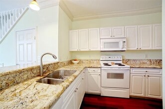 836 SE 4th Ct in Deerfield Beach, FL - Building Photo - Building Photo