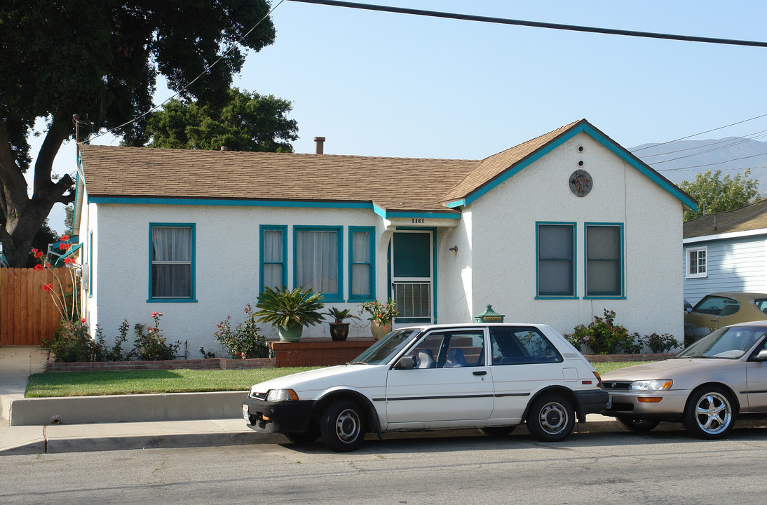 1161 Richmond Rd in Santa Paula, CA - Building Photo