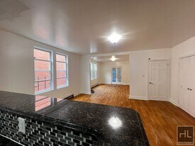 Spacious Fully Renovated 4-Bedroom in Sout in Bronx, NY - Building Photo