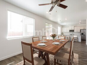 20177 W Thomas Rd in Buckeye, AZ - Foto de edificio - Building Photo