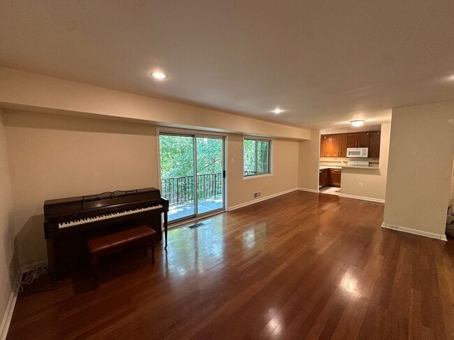 10637 Weymouth St in Bethesda, MD - Building Photo - Building Photo