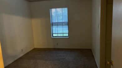 1603 W Elm St in Denison, TX - Foto de edificio - Building Photo