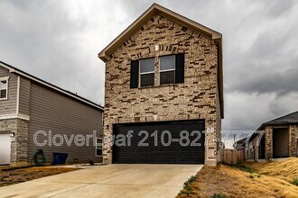 9522 Reinhartz Wy in San Antonio, TX - Building Photo - Building Photo